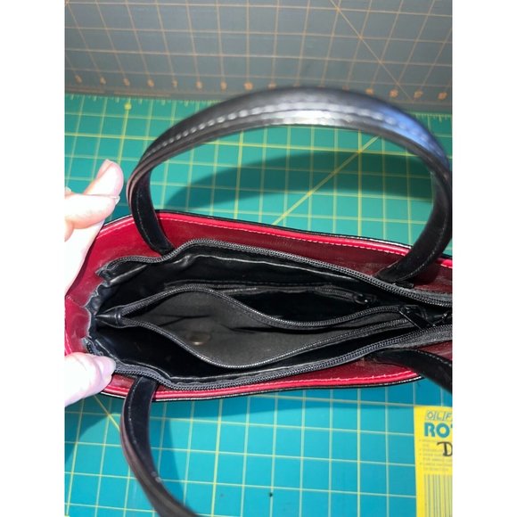Unbranded Women's Handbag Black Faux Leather Red Interior Shoulder Bag Vintage - Picture 3 of 3
